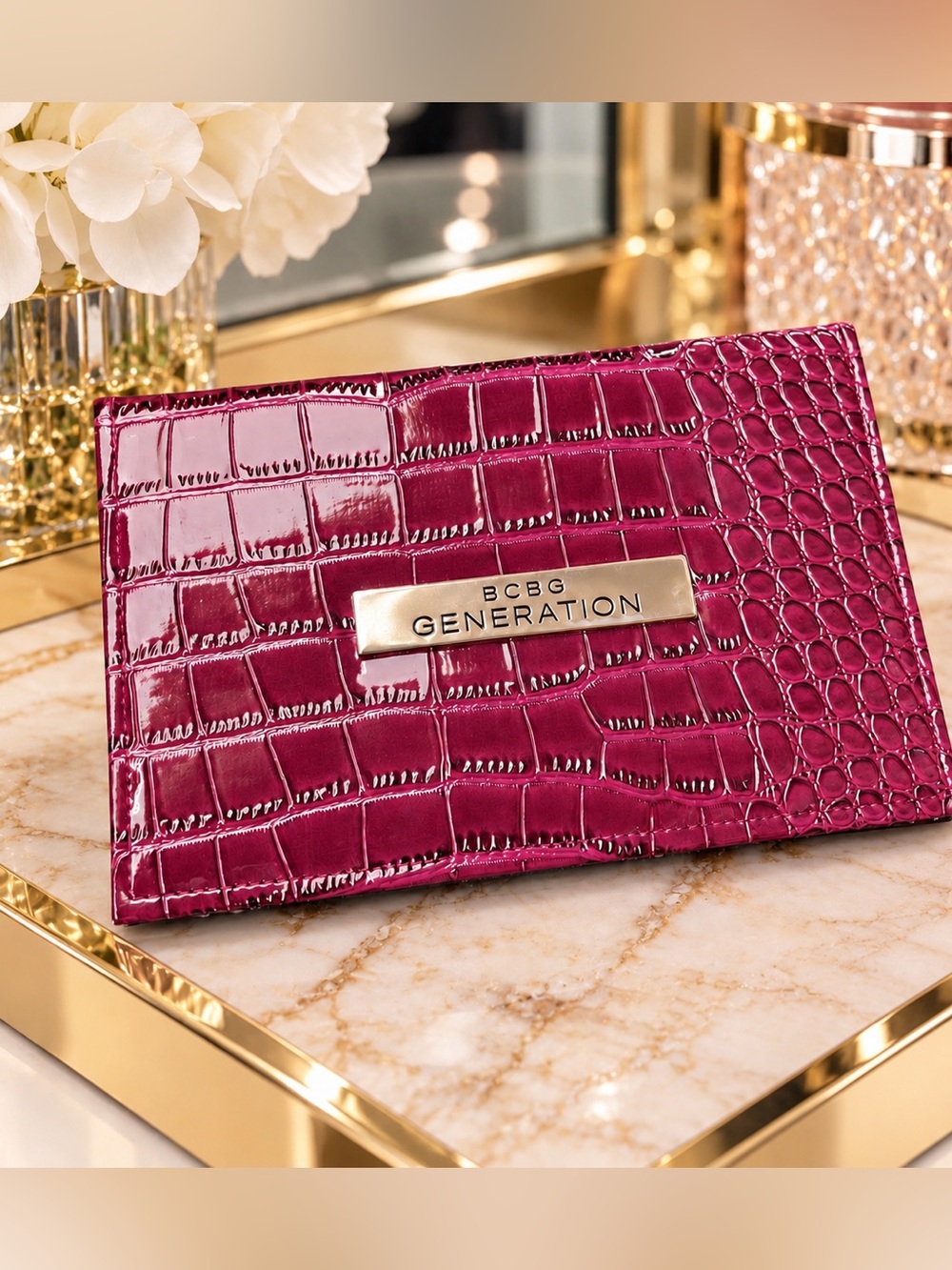 BCBG Generation Patent Croc-Embossed Raspberry eyeshadow palette - Picture 2 of 4